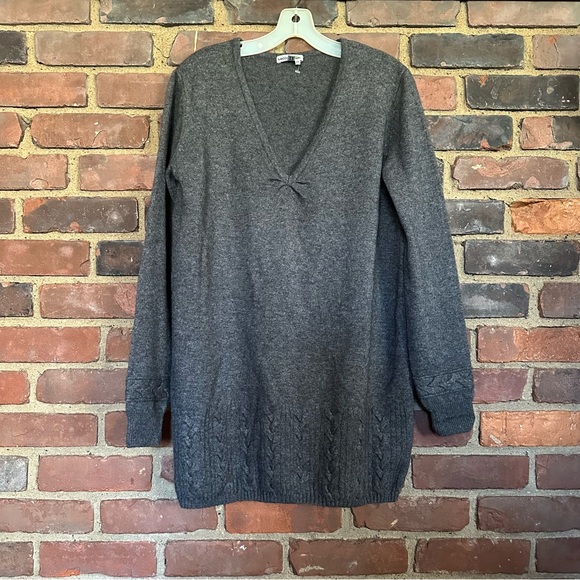 Lacoste Viscose Wool Blend V-Neck Gray Tunic Sweater Top Sz 44 -44 Chest -29.5”L - Picture 2 of 5